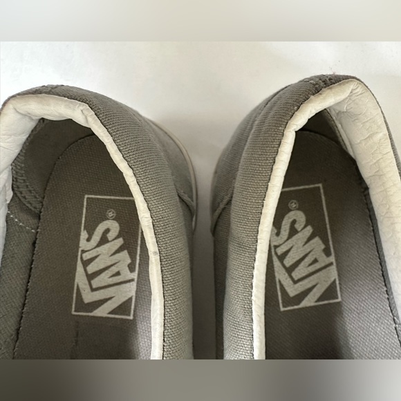 Vans classic slip on sneaker unisex men 5.5 women 7.0 light gray - Picture 2 of 7